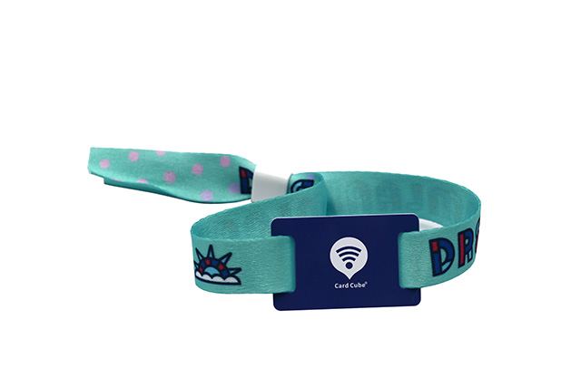 三亞“旅游一卡通”的發行  吃住行游購娛一卡通用