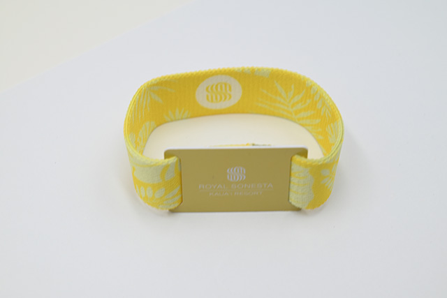 凸碼的大小可以是燙金或燙銀，注意凸碼不能垂直排列