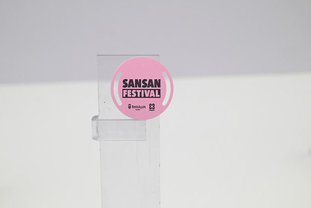 信息技術(shù)的發(fā)展，醫(yī)院就診卡逐漸被感應(yīng)式滴膠卡所取代